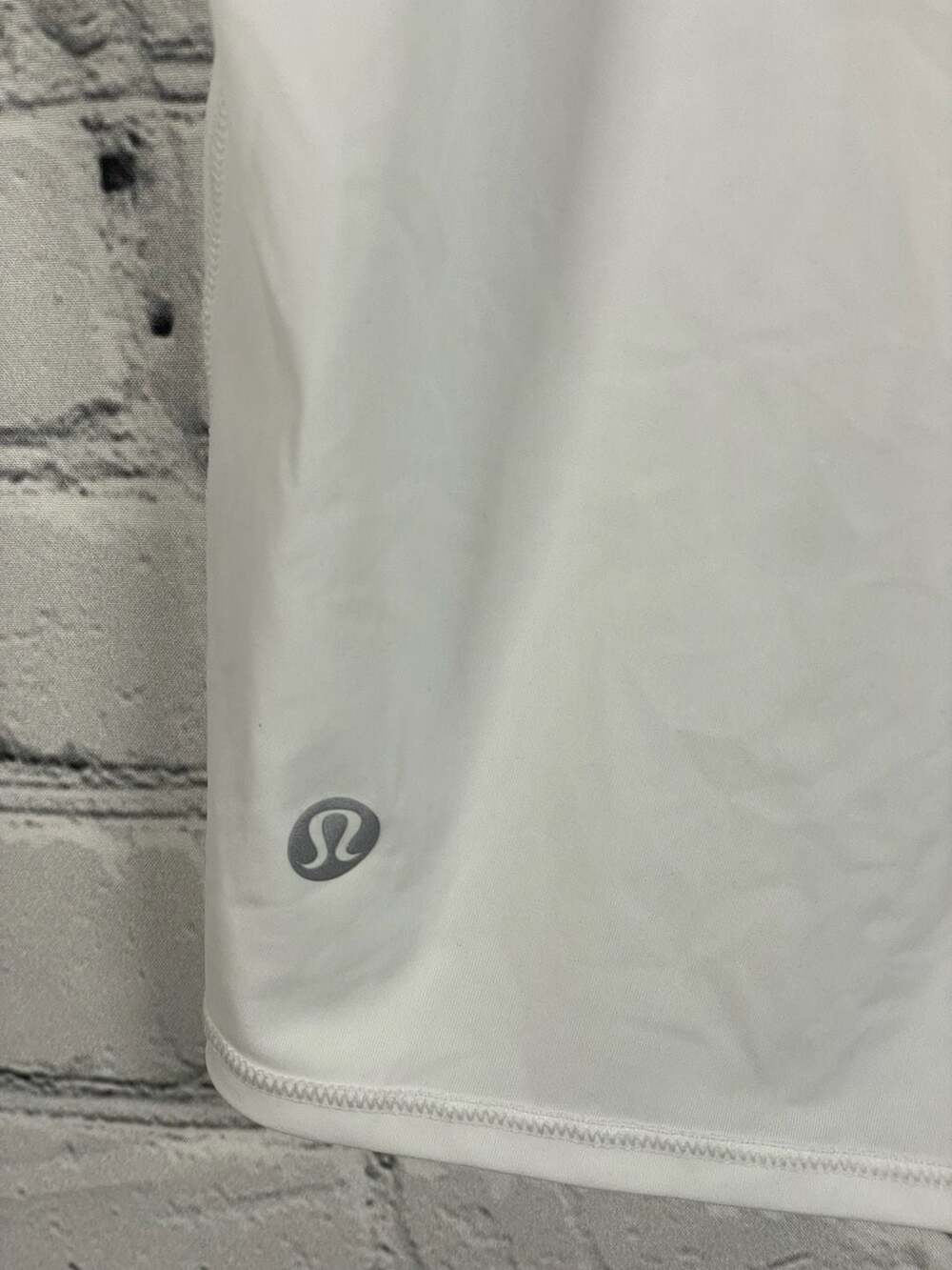 Lululemon Sculpt Cropped Tank Classic Fit Reflective Detail Size 8 - Picture 6 of 6